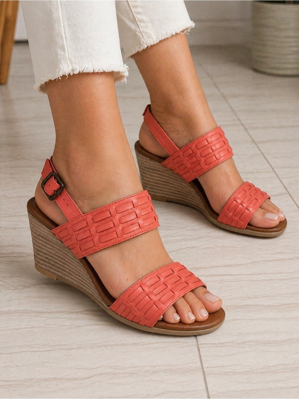 Bueno Misty Wedge Sandles in Coral Leather Sz 38